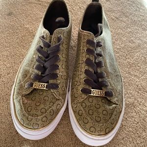Women’s Size 12 Guess Gold Low Top Fashion Shoes